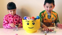Giant Lego Smiling Face Head full of Surprise Eggs Baribe Kinder Hello Kitty Kinder Joy Toys