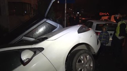 Kontrolden Çıkan Otomobil, Çarptığı Araç ile Bahçeye Uçtu: 1 Yaralı