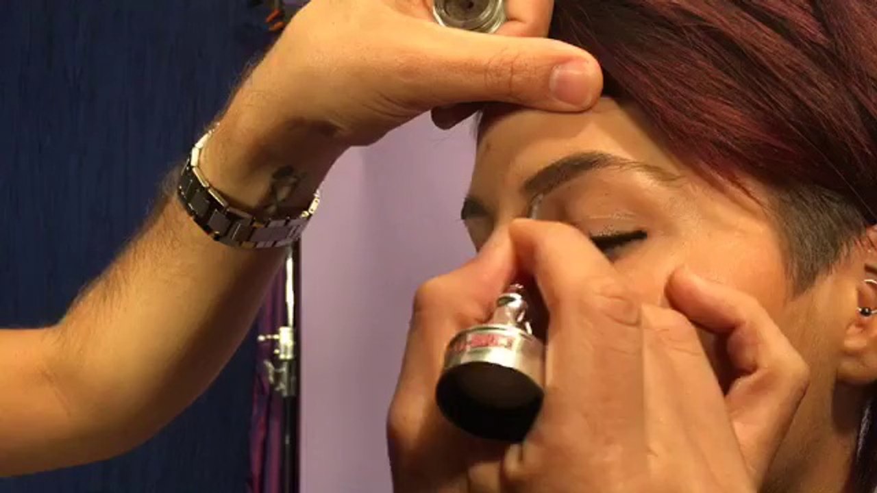 Holiday Brow Makeovers : Makeup tutorial