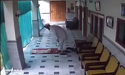 Namaz Ke Doran Zalazle Ke Jhatke...