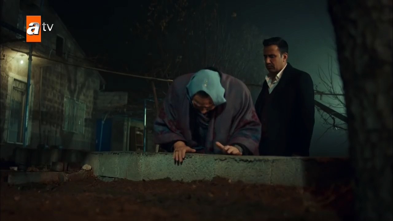 Ali, anne tokadı yiyor! - Aşk ve Mavi 49. Bölüm