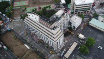 Taiwan demolishes earthquake-hit buildings
