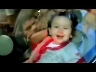 Taimur Ali Khan Smiling Sweetly Towards Photographers | Bollywood Buzz