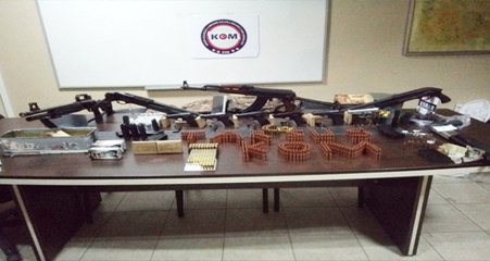 Mersin'de Gece Yarısı Operasyonu! Kırılan Duvardan Cephanelik Çıktı