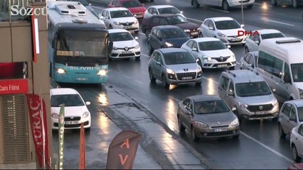 Kaldırımı yola çevirdiler, yayaları yok saydılar