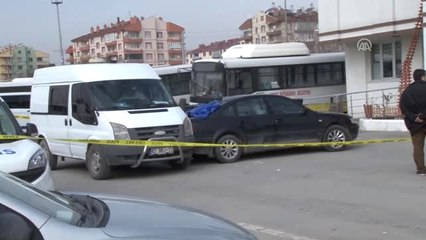 Karısını Öldürdü, Kuzenini Yaralayıp İntihar Etti