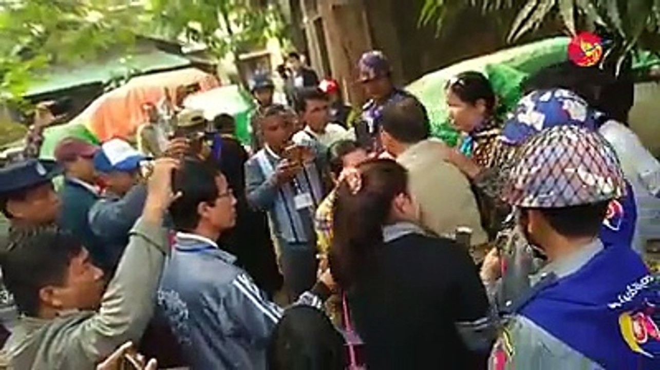 ရခိုင္ကို "ဗမာ့ကၽြန္"ဟူ၍ မသံုးခဲ့ေၾကာင္း ေဒါက္တာေအးေမာင္ တုန္႔ျပန္ (႐ုပ္/သံ)
