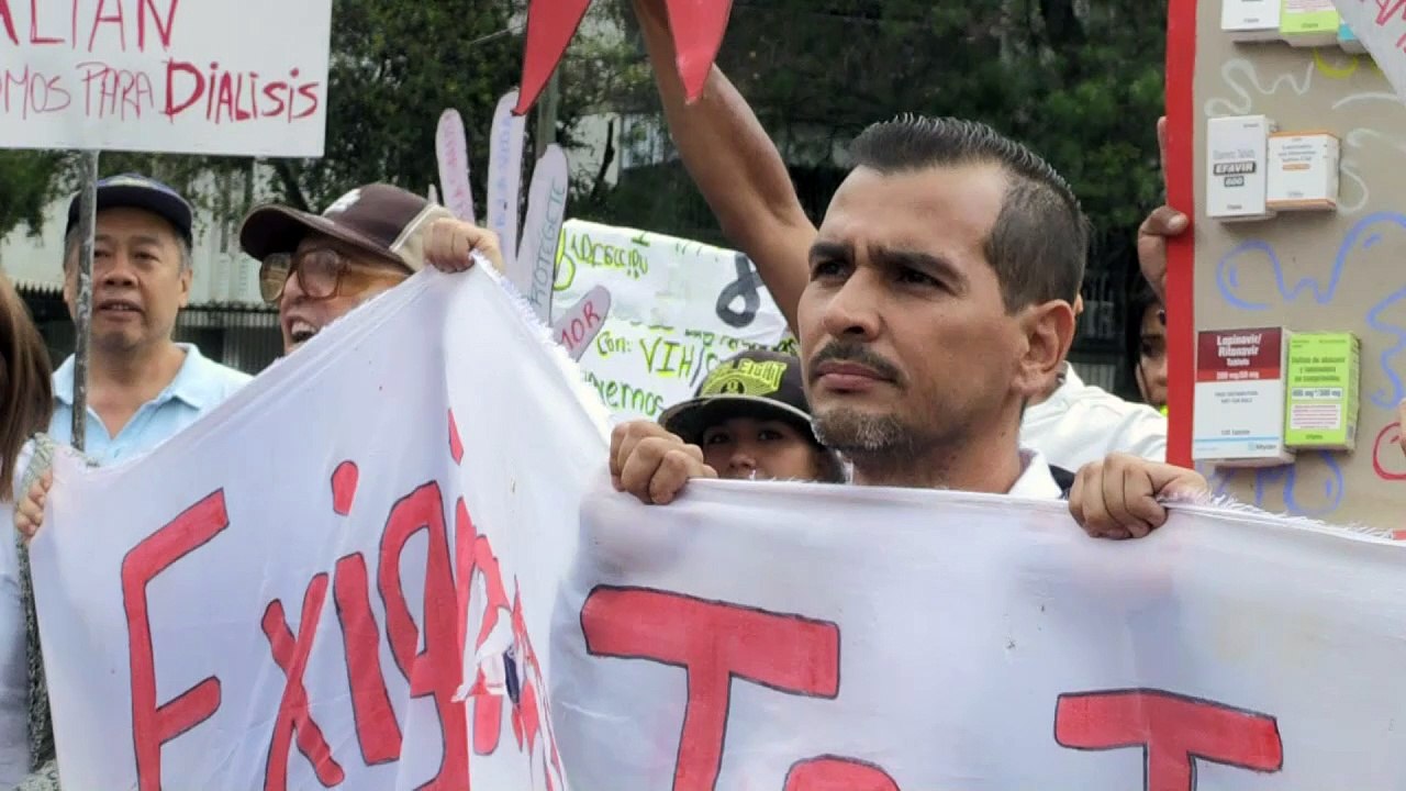 Venezuelanos pedem remédios