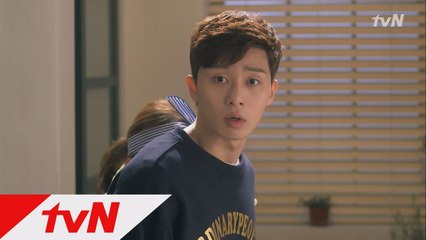 짝짝이 신발로 걱정되어 뛰어온 연하남 윤동하(박서준)