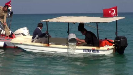 Antalya'da su alan balıkçı teknesindeki iki kişi kurtarıldı