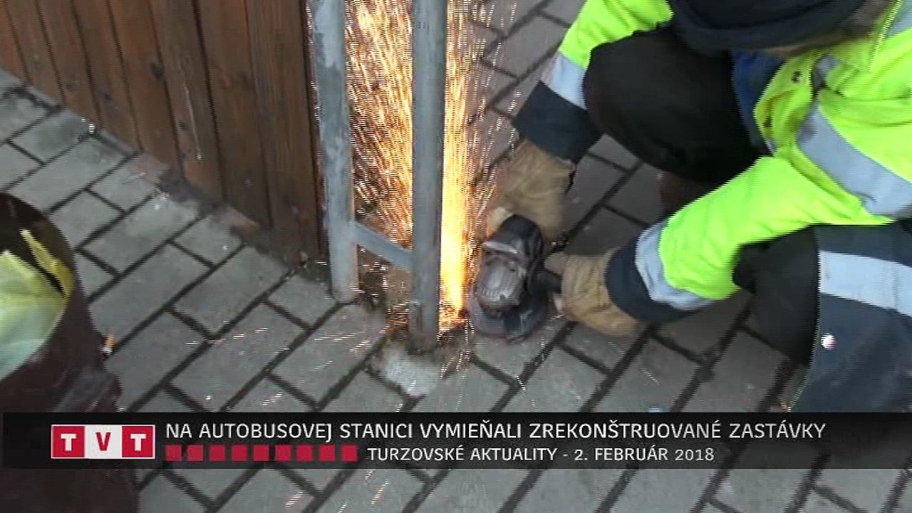 NA AUTOBUSOVEJ STANICI VYMIEŇALI ZREKONŠTRUOVANÉ ZASTÁVKY