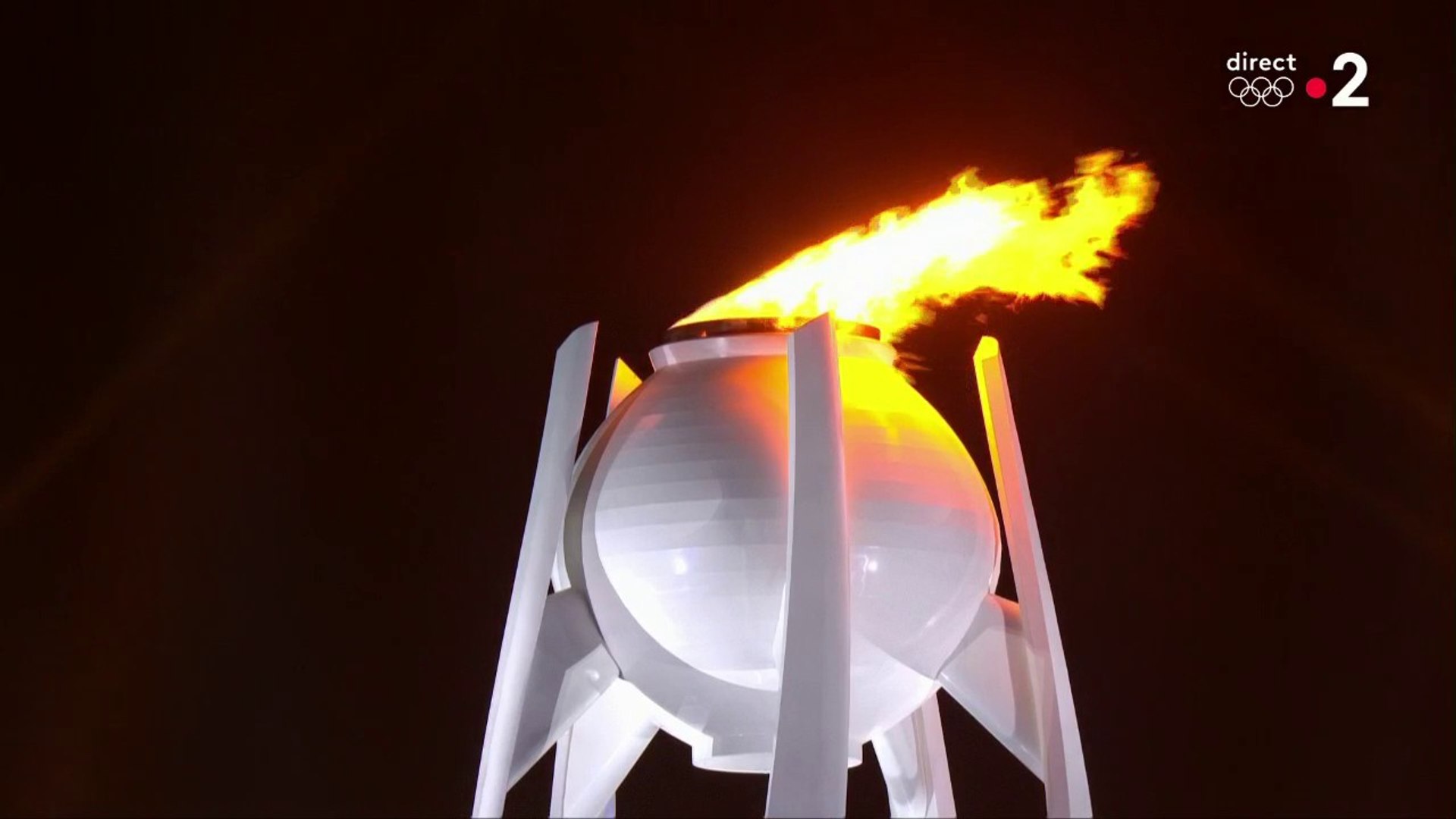 Jo 18 La Flamme Olympique Est Allumee Video Dailymotion