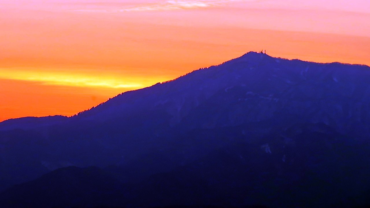 丹沢三景、大山三景、箱根の山の夕焼け小焼け（2018年2月9日 座間から見た風景）
