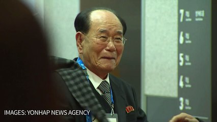 Les chefs d'Etat des deux Corées échangent une poignée de main