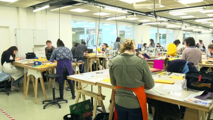 Margot Sempéré, apprentie maroquinière aux Compagnons du Devoir