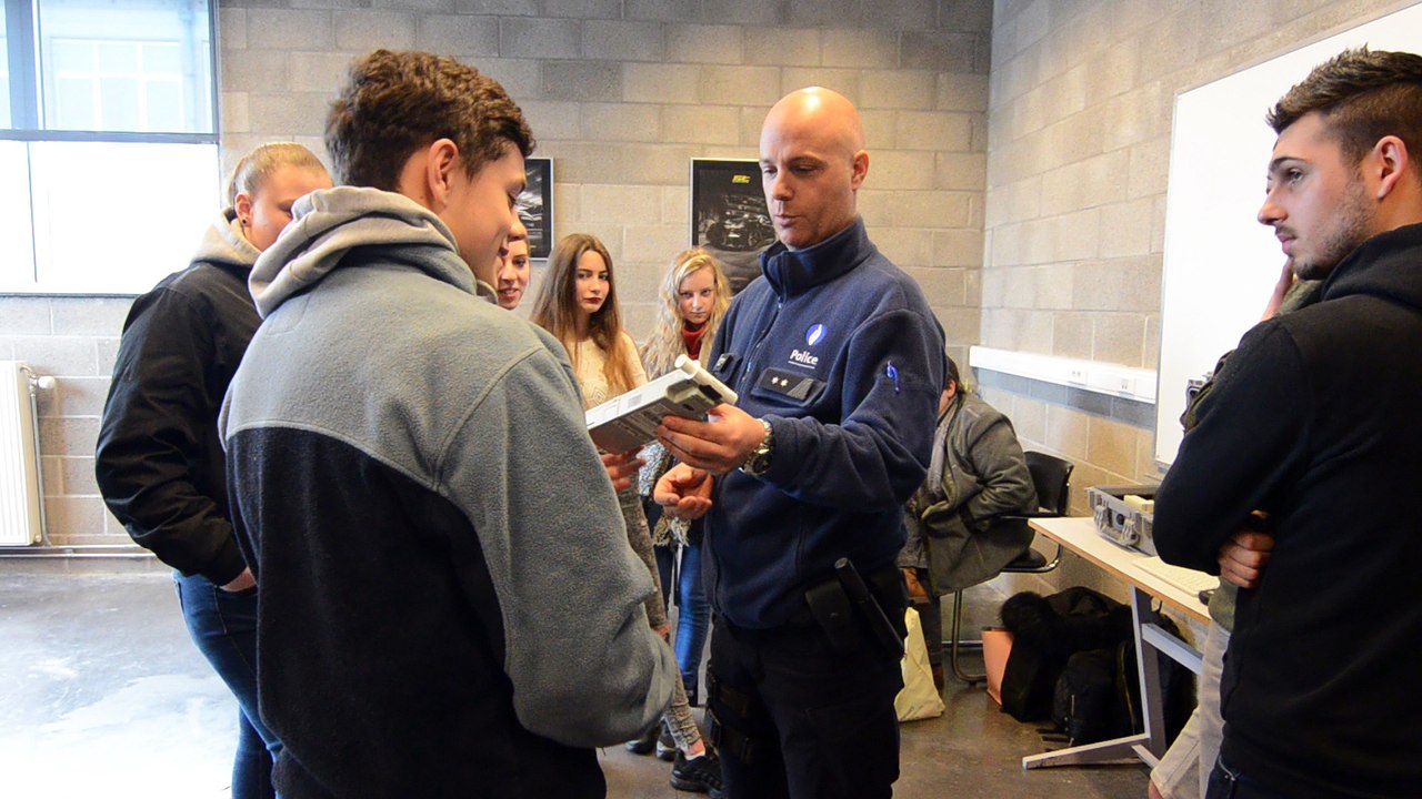Après avoir ingéré un Mon Chéri dans le cadre d'un atelier de prévention sur la sécurité routière à l'Athénée d'Ouffet, l'éthylomètre rend son verdict.