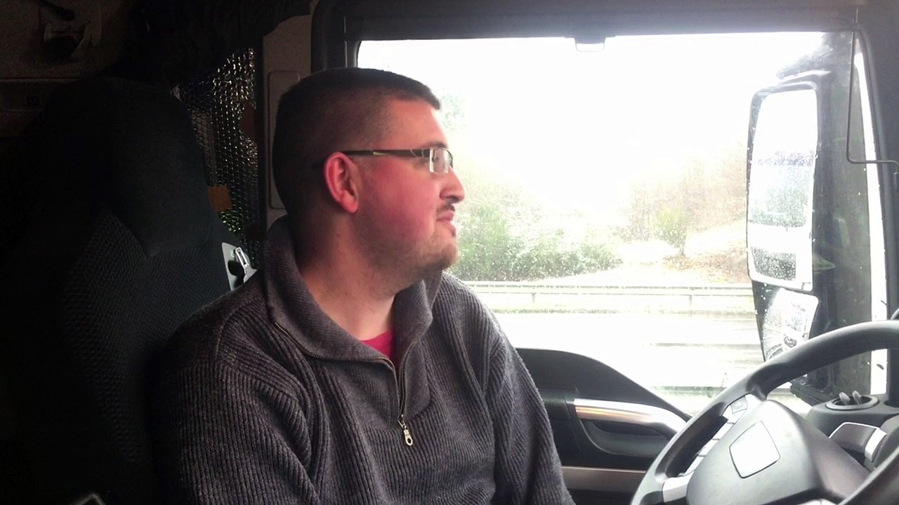 La galère des routiers bloqués sur la RN141