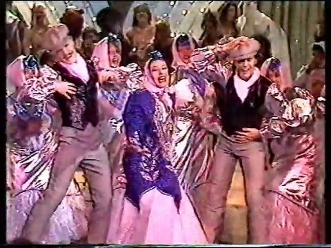 viva 85 Concha Velasco y el ballet de Giorgio Aresu UNA MORENA Y UNA RUBIA