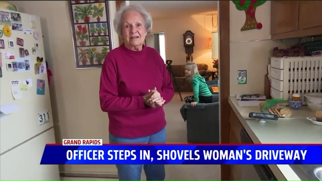 Police Officer Stops to Shovel 95-Year-Old Woman's Driveway