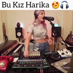 dj kızın güzel sesi