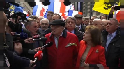 Le Pen, vendetta a metà per il fondatore del Front National