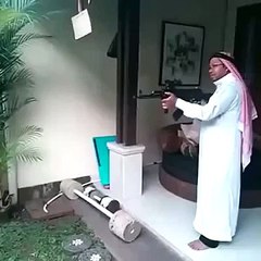 ARABIC GUN FIRING VINE