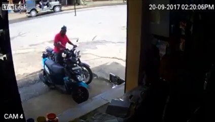 Quand tu déposes ta moto au garage pour une petite révision mais que ça tourne mal