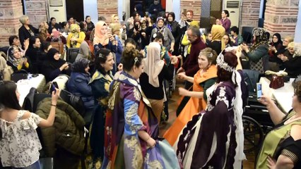 Bursa'da engelli genç kızlara temsili 'kına gecesi'