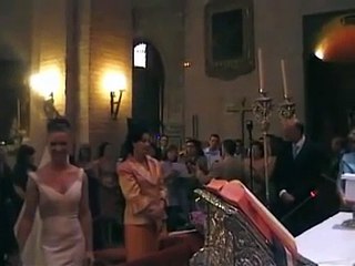 Novia sorprende a Novio en plena boda con la canción Quiéreme de Nuria Fergó-Con Subtítulos!
