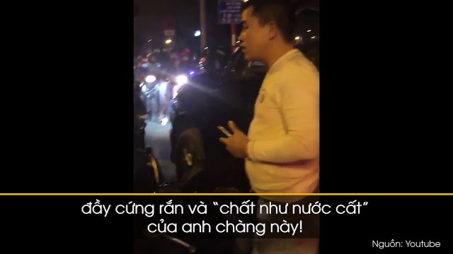 Cận cảnh soái ca đeo khẩu trang bênh vực cô gái bị xe ô tô cố tình tông trúng