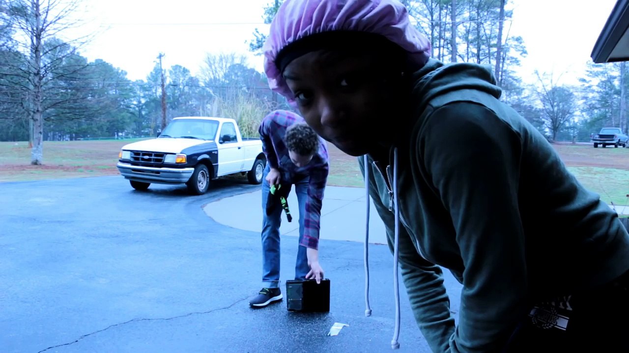 ANGRY GIRLFRIEND DESTROYS BOYFRIENDS PS4!!!!!!! (PRANK)