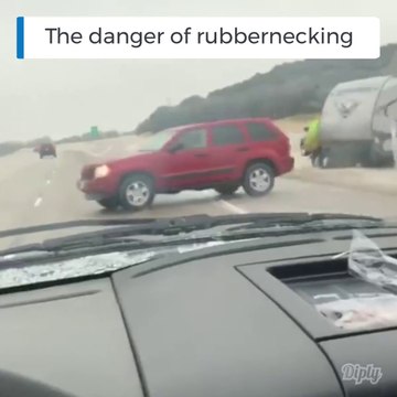 Ce conducteur réussi l'impossible sur l'autoroute alors qu'on pense tous que c'est foutu pour lui