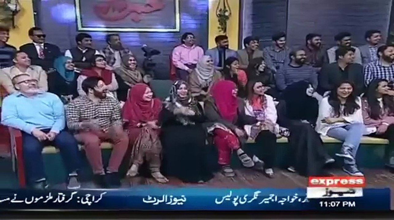 Khabardar Aftab Iqbal 9 February 2018 - Garam Siyasi Jalsa - Express News