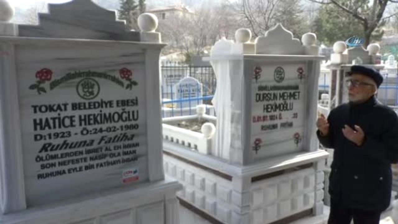 37 Yıldır Kendi Mezarını Ziyaret Ediyor