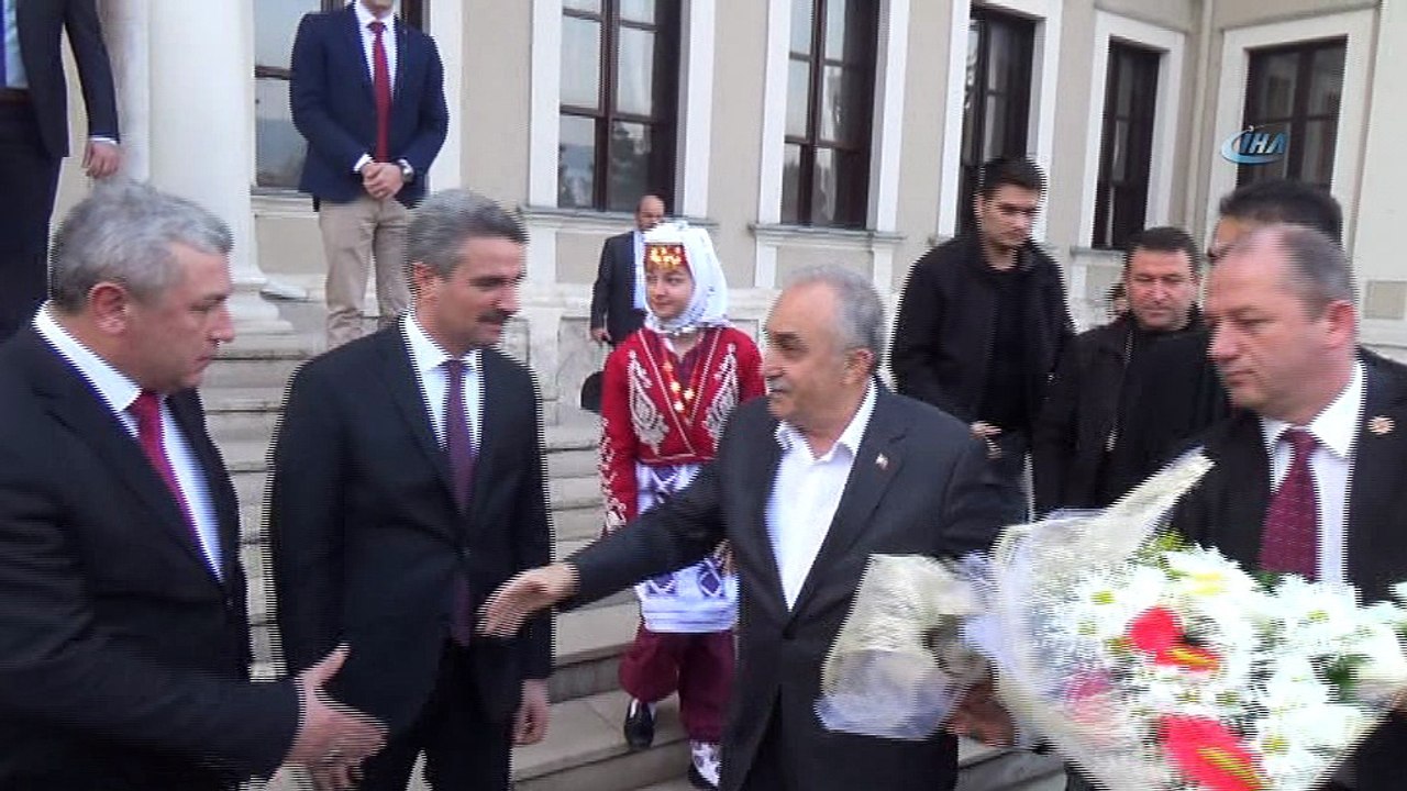 Bakan Fakıbaba: “Et ithalinin en önemli sebebi anaç olmaması”