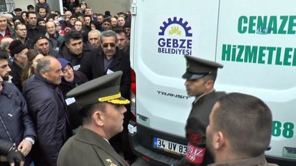 Şehit askerin baba evinde helallik alındı
