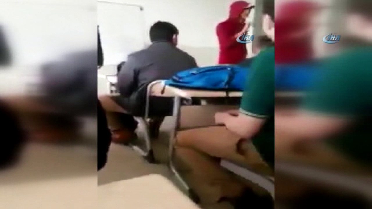 Sınıfta skandal görüntüler