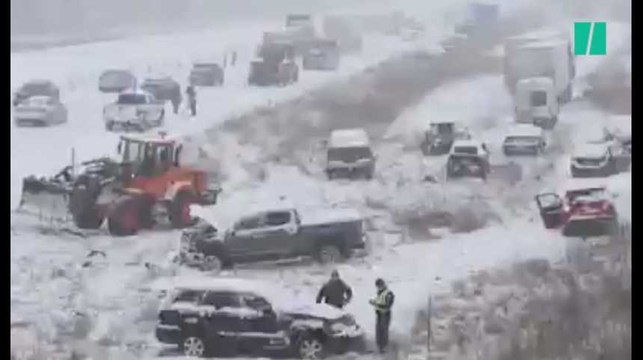Les images de ce gigantesque carambolage qui a paralysé une autoroute aux États-Unis
