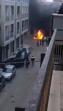 Andria: incendio in via Garibaldi, auto distrutta e abitazione danneggiata