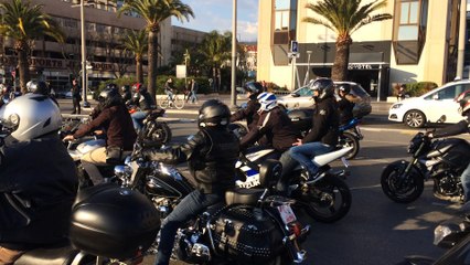 Les motards en colère manifestent contre l'abaissement de la vitesse à 80km/h