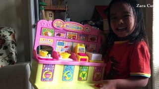 Zara Cute membuat Rumah dari Kardus | Building a Playhouse out of Cardboard Box | Crayola for Baby