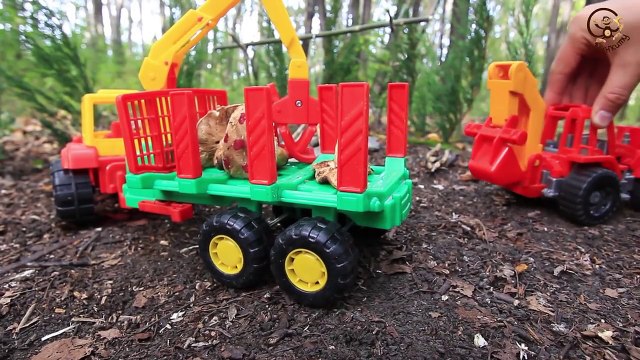 Мультик про машинки. Трактор, экскаватор и кран собирают грибы. МанкитуМульт