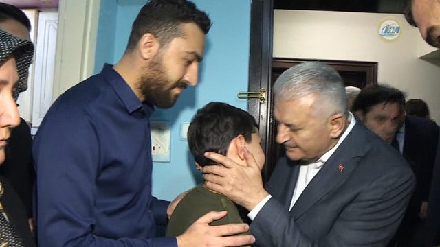 Başbakan Yıldırım, şehit Astsubay Çavuş Hilmi Öz'ün ailesini ziyaret etti