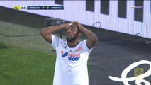 Fofana (Amiens) fails to score in front of an open goal !