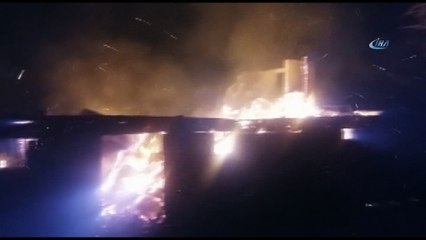 Şömineden çıkan yangın, iki katlı evi küle çevirdi