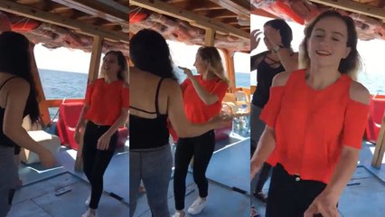 Neşeli Sibelden Tekne Keyfi