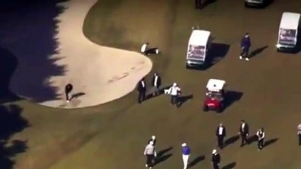 Jugar al golf con Trump tiene mucho peligro  cómica caída da la vuelta al mundo