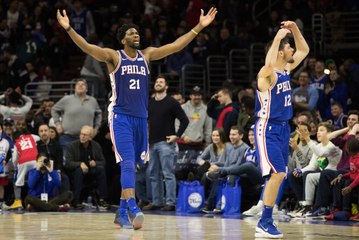NBA - Embiid s'amuse, les Sixers en profitent