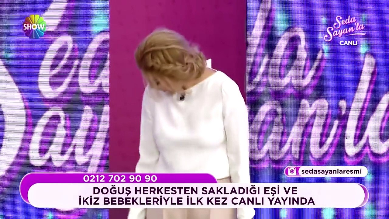 Doğuş, eşi ve çocuklarıyla ilk kez canlı yayında!
