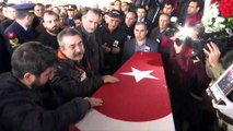 Şehitlerimizi uğurluyoruz - Şehit Kurmay Pilot Yüzbaşı Mehmet İlker Karaman'ın cenaze töreni (2) - İZMİR